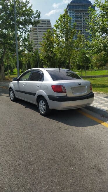 lada kalina 2005: Kia Rio: 1.5 l | 2008 il Sedan — 5