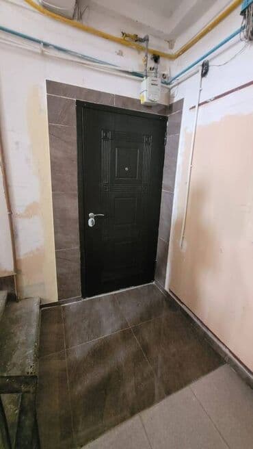 9 ci mikrorayon satilan evler: Bakı, 3 otaqlı, Köhnə tikili, m. Xalqlar Dostluğu, 75 kv. m — 14