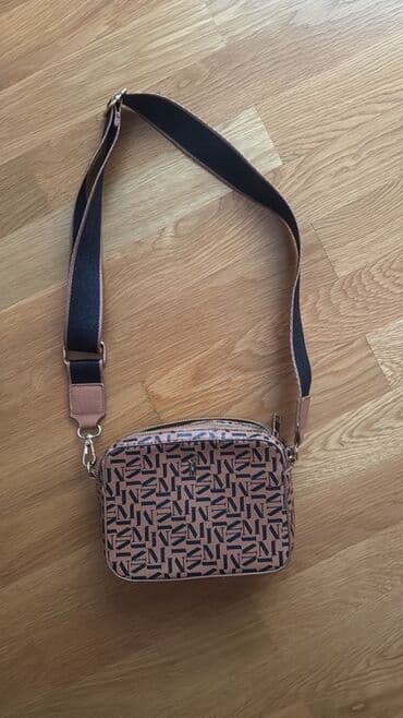 qaşlı çanta: Çiyin çantası — 11