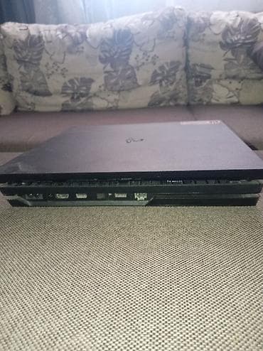 ps4 kaset: Salam playstation 4 pro satilir hec 1 ayi yoxdu her seyi islekdi — 3