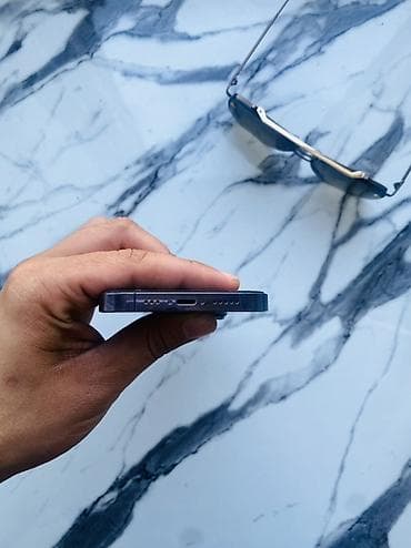iphone 12 pro mini: IPhone 14 Pro, Göy, Simsiz şarj — 8