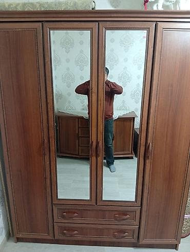 4 qapılı, Güzgülü, Qəhvəyi, Taxta, Açılan, Düz dolab