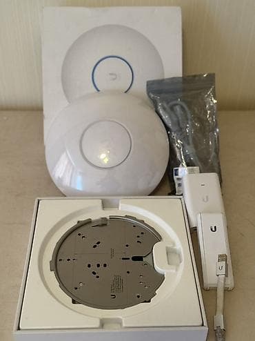 Ubiquiti UniFi AP (dairəvi tavan/ divar tipli Wi‑Fi access point) — 2