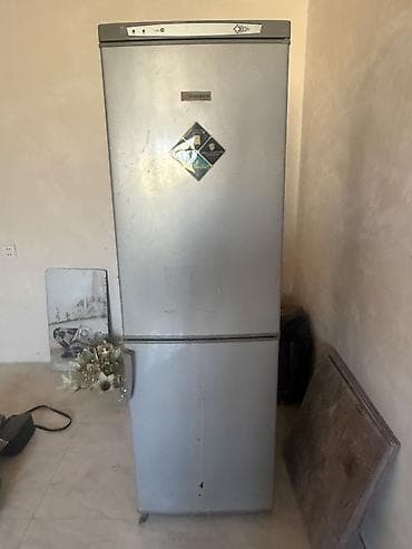 Soyuducu
işlək vəzyətdə
yüngül pasları var sürtülüb kraskalanmalıdı lalafo.az -da Soyuducu
işlək vəzyətdə
yüngül pasları var sürtülüb kraskalanmalıdı