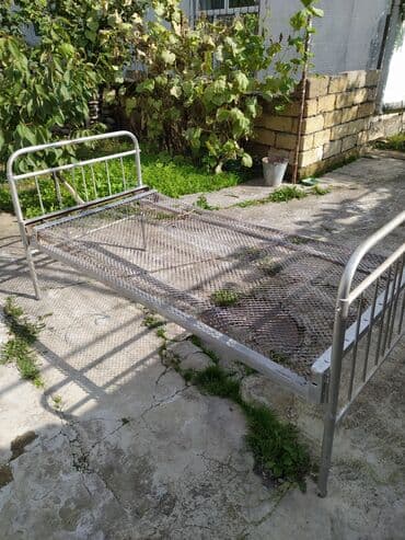 декоративная мебель: İşlənmiş, Təknəfərlik çarpayı, Bazasız, Matrassız, Siyirməsiz, Rusiya — 3