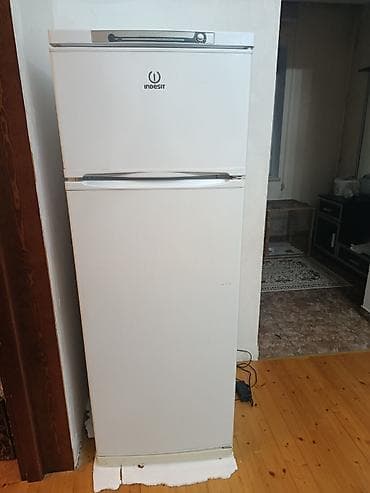plyonka satisi: 2 qapılı Indesit Soyuducu Satılır, rəng - Ağ — 4