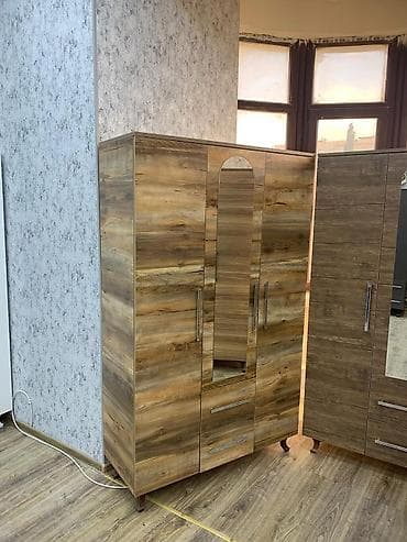 suvenir pul: Üç qapı dolab hazır elde çatdırılma gün ərzində. Çatdırılma 20 — 3