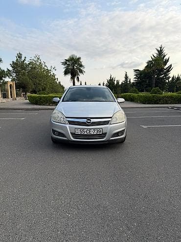 Opel Astra: 1.4 l | 2009 il 255000 km Hetçbek