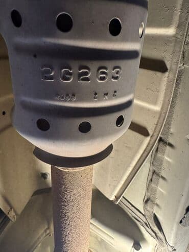 yanacaq doldurma menteqesinde is: Yüksek qiymətə katalizator alışı. yerində ödəniş edilib götürülür — 1