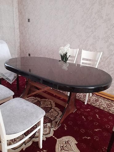 Qonaq masası, Açılmayan, Oval masa