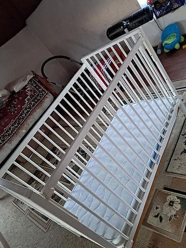 Beşiklər: Oğlan və qız üçün, Dördbucaq, Beşik, Matras ilə, Yellənmə mexanizmsiz — 3