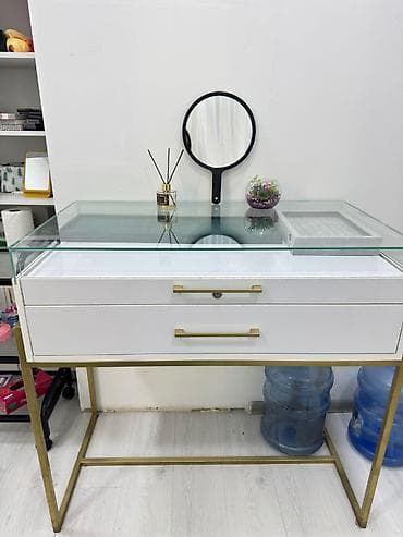 kəsim stolu: Yeni — 1