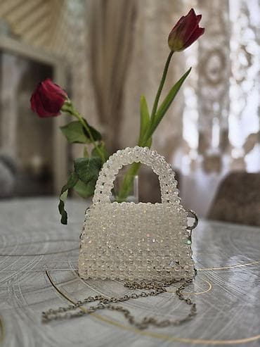 Büllur boncuklardan əl işi mini çanta - Material: şəffaf, işıqda