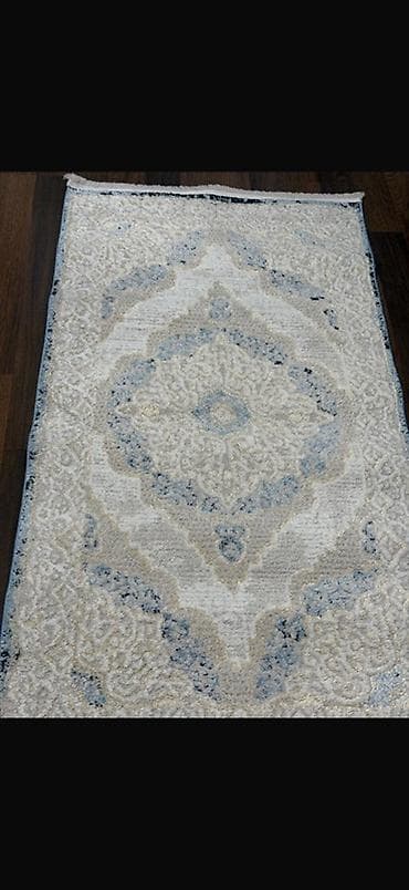 Süfrələr: Xalça – klassik naxışlı, açıq bej və mavi tonlarda - Ölçü: təxmini — 6