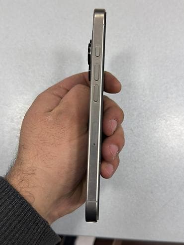 samsung pro: IPhone 16 Pro, 128 GB, Natural Titanium, Zəmanət, Simsiz şarj, Face ID — 3