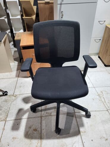 Офисные столы: Б/у, С колесиками, Рукояти регулируются, Ткань — 6