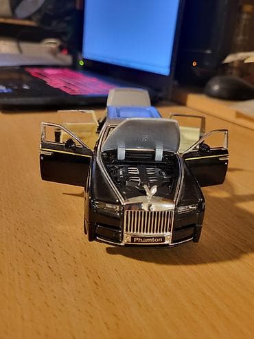 Rolls Royce Phantom 1:28 Masaüstü kolleksiya modeli - Metal korpus - — 7
