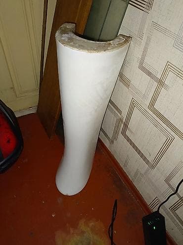 sandık: - Pedestal tipli lavabo (dayaqla birlikdə) - Oval kasa forması, ortada — 1