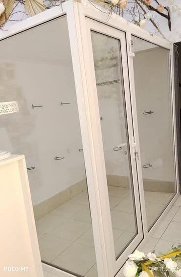 PVC şüşəli bölmə-kabina - Material: ağ rəngli PVC profil, iki tərəfli