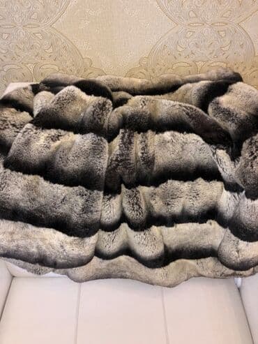 Рубашки и блузы: Temiz dovşan xezi. Çox yüngül və isti saxlayır. Razmer SM. Qiymət 350 — 1