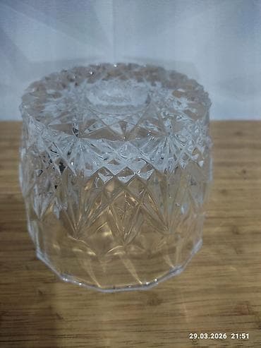 konfet qabı: Kəsilmiş naxışlı xrustalqab - Material: qalın kəsim xrustal (kristal — 3