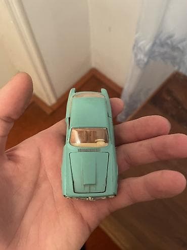 математика 2 класс часть 2: Kolleksiya üçün metal oyuncaq model avtomobil - Miqyası təxmini 1:43 — 2