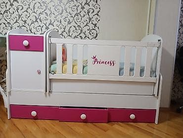 islenmis matras: Uşaq üçün beşik. Beşik götürüləndə adi çarpayı olur. Beşikdə matras — 1