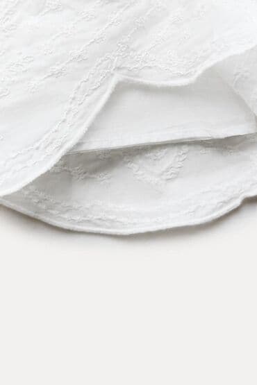 məktəbli çantaları 2021: Zara Ağ rəngli, qısa ətək naxışlı tezedir — 8