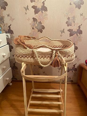 Oğlan və qız üçün, Yumru, Beşik, Dəstsiz, Matrassız, Yellənmə mexanizm ilə