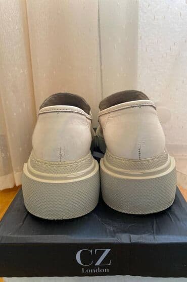 qara mokasinlər: Ölçü: 39, İşlənmiş — 5