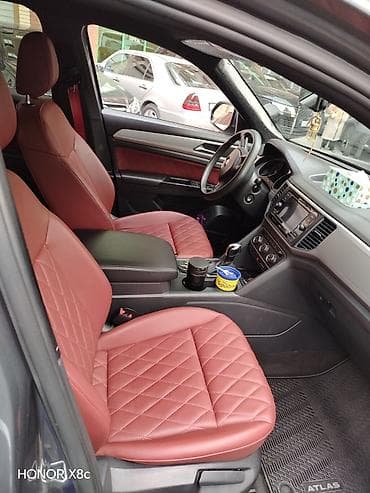 volkswagen atlas: Volkswagen Touareg: 2 л | 2018 г. Внедорожник — 2