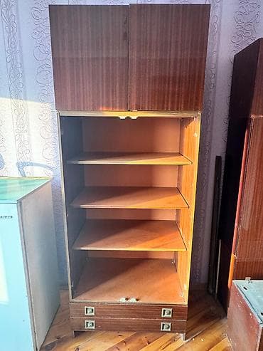 taxta dolab: İşlənmiş, 2 qapılı Künc dolab, Qarderob, paltar dolabı, Rumıniya — 1