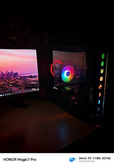 Oyun və yaradıcılıq üçün toplanmış masaüstü kompüter Texniki