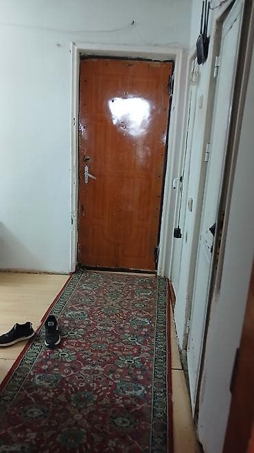 sumqayitda ev: Kirayə mənzil – 3 otaq - Plan: dəhliz, 2 ayrı otaq, mətbəx, sanitar — 9