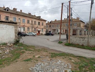 xacmaz torpaq bazarında: 3 sot, Tikinti — 6