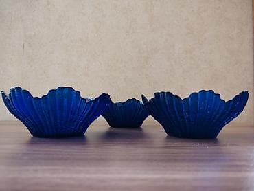 sufre: Mavi şüşə qab dəsti – 3 ədəd - Material: qalın, şəffaf kobalt-mavi — 3