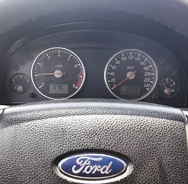 Ford Mondeo: 1.8 л | 2003 г. 310000 км Седан — 3