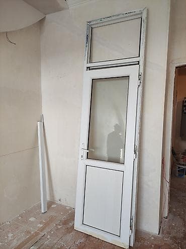 panel plastik: PVC giriş/balkon qapısı və üst transom pəncərə dəsti - Material: ağ — 1