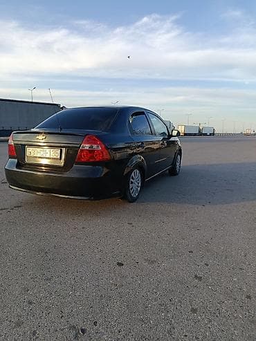 mini traktör satilir: Chevrolet Aveo: 1.4 l | 2011 il 111 km Sedan — 7