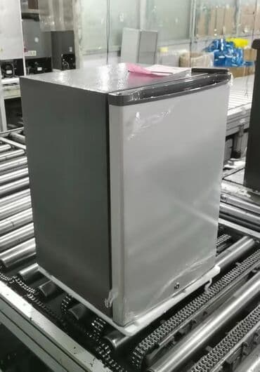 Kompakt mini soyuducu - Rəng: gümüşü ön panel, tünd yan panellər -