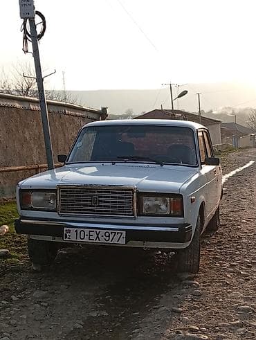 sport rol: Lada 2107 sedan – klassik ağ rəngli model Texniki xüsusiyyətlər və — 3