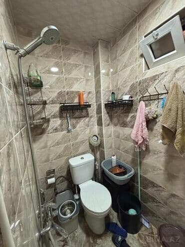 2 mərtəbəli həyət evləri: İki mərtəbəli həyət evi - Ümumi plan: 2 mərtəbə, balkonlu fasad — 4