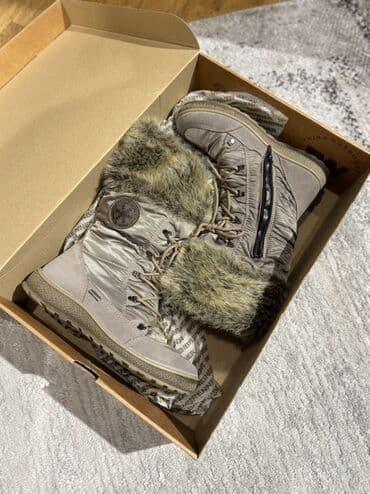 uzerinde gerb olan qepikler: - Brend: Weinbrenner - Üzərində “Think Outdoors – Since 1892” loqosu - — 1