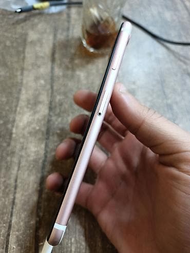 IPhone 7, 32 GB, Rose Gold, Barmaq izi