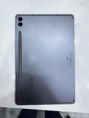 Планшеты: Samsung Galaxy Tab (S-Pen-lə) Xüsusiyyətlər: - Böyük ekran: geniş — 1