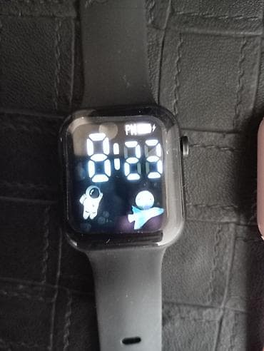 xez derililer: Uşaq üçün LED rəqəmsal əl saatı - Dizayn: Kvadrat ekran, kənarları — 2