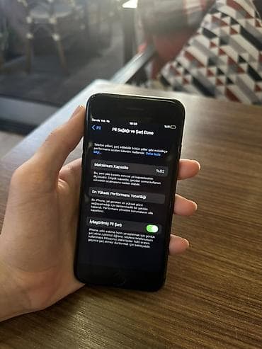 Elektronika: IPhone 8, 64 GB, Qara, Qırıq — 1