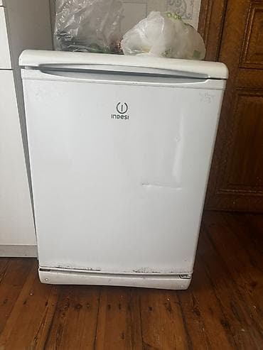 Mini Indesit Soyuducu Satılır, rəng - Ağ