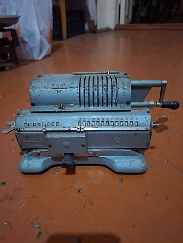 Məhsul: Mexaniki hesablayıcı “Феликс М” (Feliks M) Təsvir: - Klassik