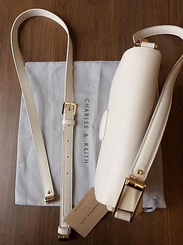 cantalar: Charles & Keith markalı qadın çantası Zərif açıq bej rəngində — 9